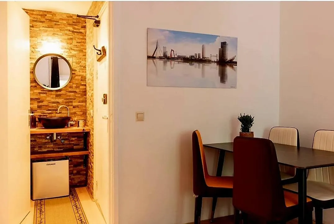 Recharge Hostel Rotterdam Hollanda